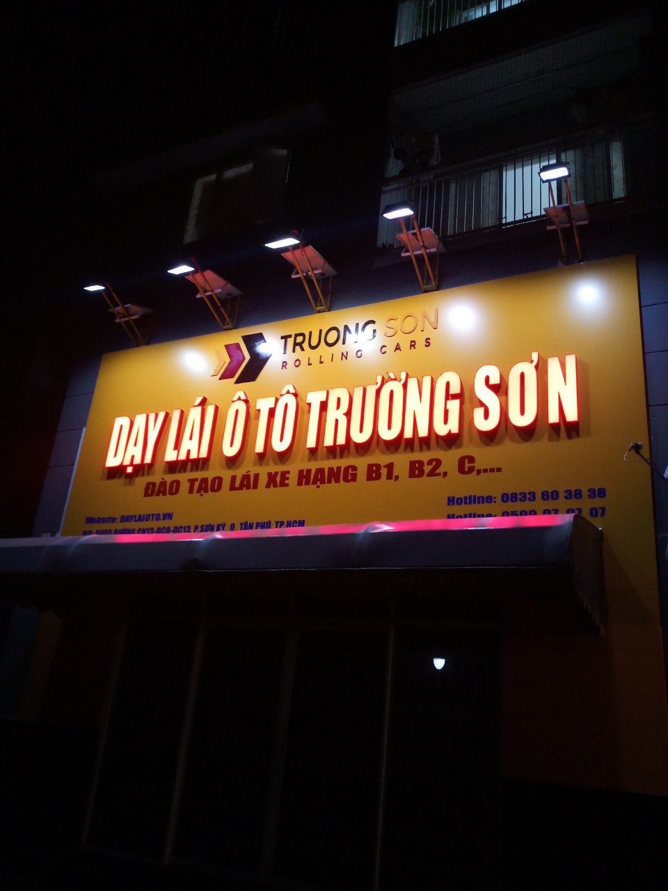 Mẫu bảng hiệu quảng cáo đang được ưa chuộng hiện nay