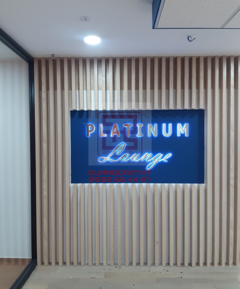 THI CÔNG LOGO - HỘP ĐÈN TRUNG TÂM ANH NGỮ Q1