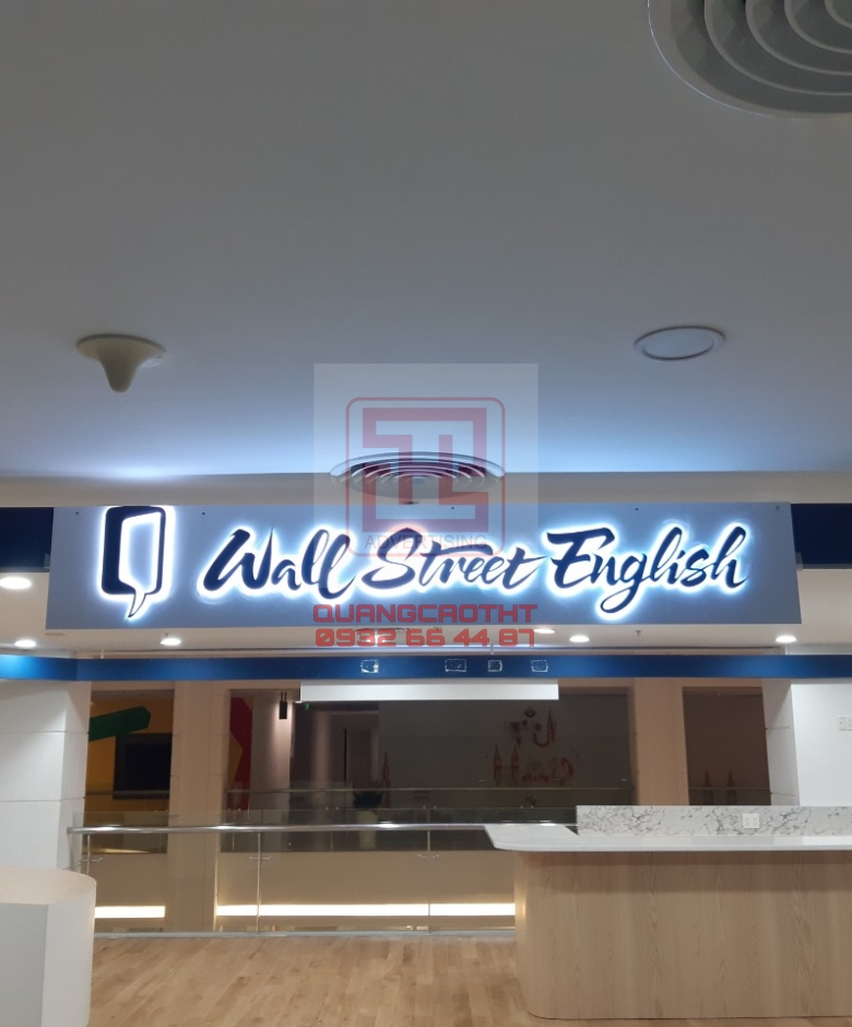 THI CÔNG LOGO - HỘP ĐÈN TRUNG TÂM ANH NGỮ Q1