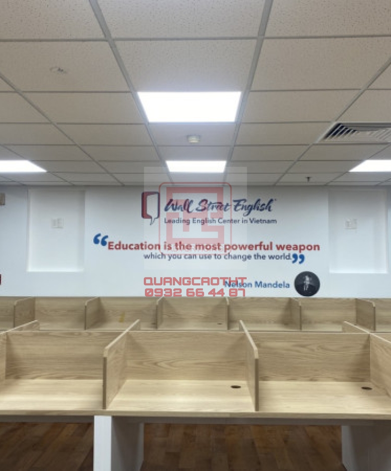 THI CÔNG LOGO - HỘP ĐÈN TRUNG TÂM ANH NGỮ Q1