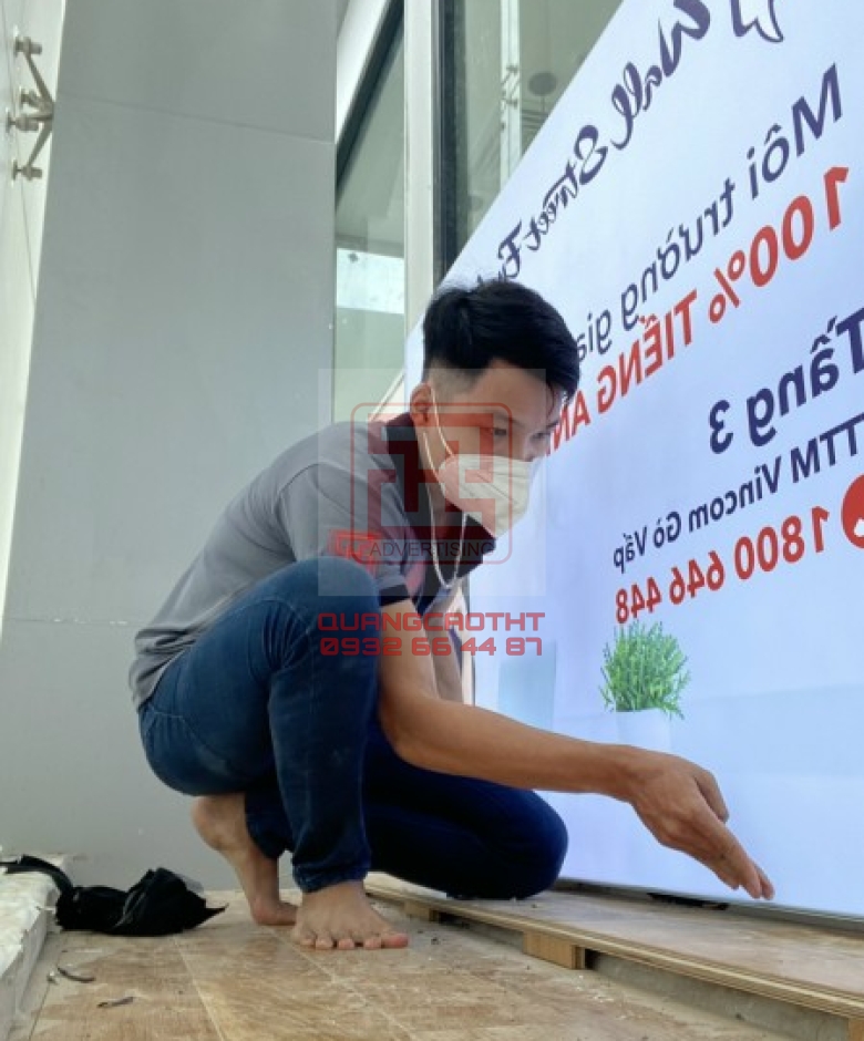 THI CÔNG LOGO - HỘP ĐÈN TRUNG TÂM ANH NGỮ Q1
