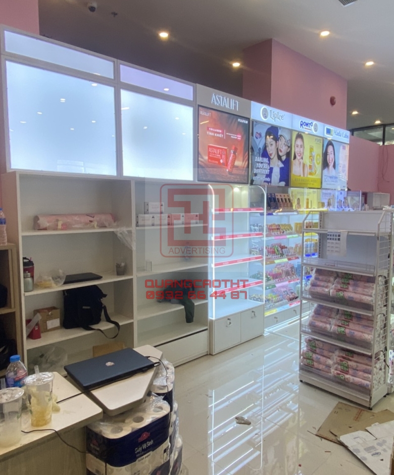SẢN XUẤT VÀ LẮP ĐẶT HOÀN THIỆN TỦ MỸ PHẨM ASTALIFT 