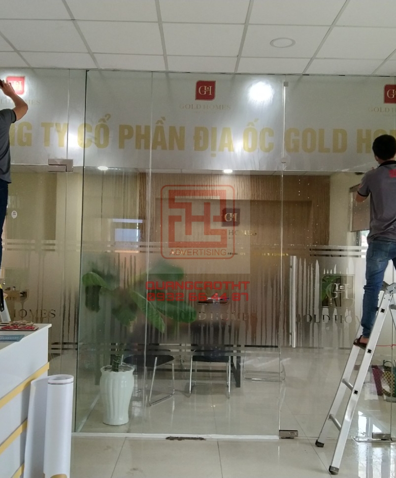 THI CÔNG LOGO VP BĐS - LOGO MICA 