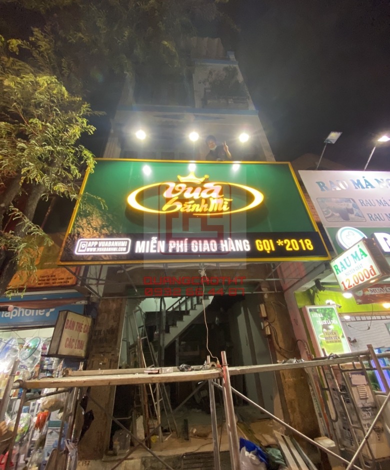 BẢNG HIỆU VUA BÁNH MÌ 