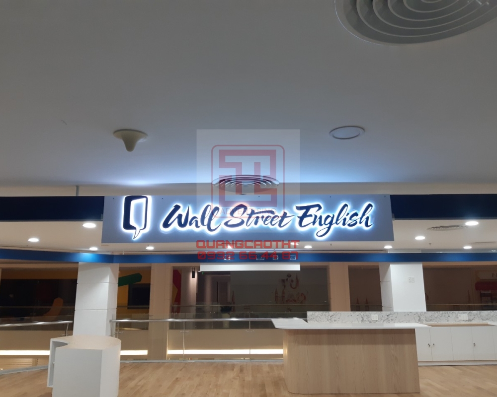 LOGO TẠI TRUNG TÂM THƯƠNG MẠI Q1