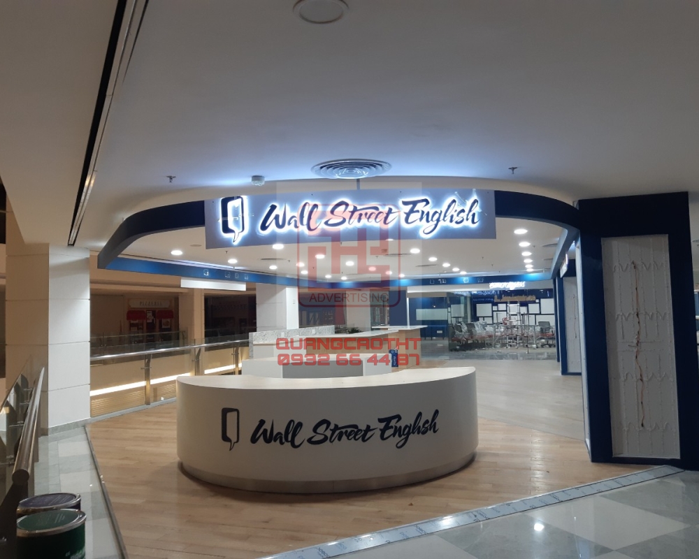 LOGO TẠI TRUNG TÂM THƯƠNG MẠI Q1