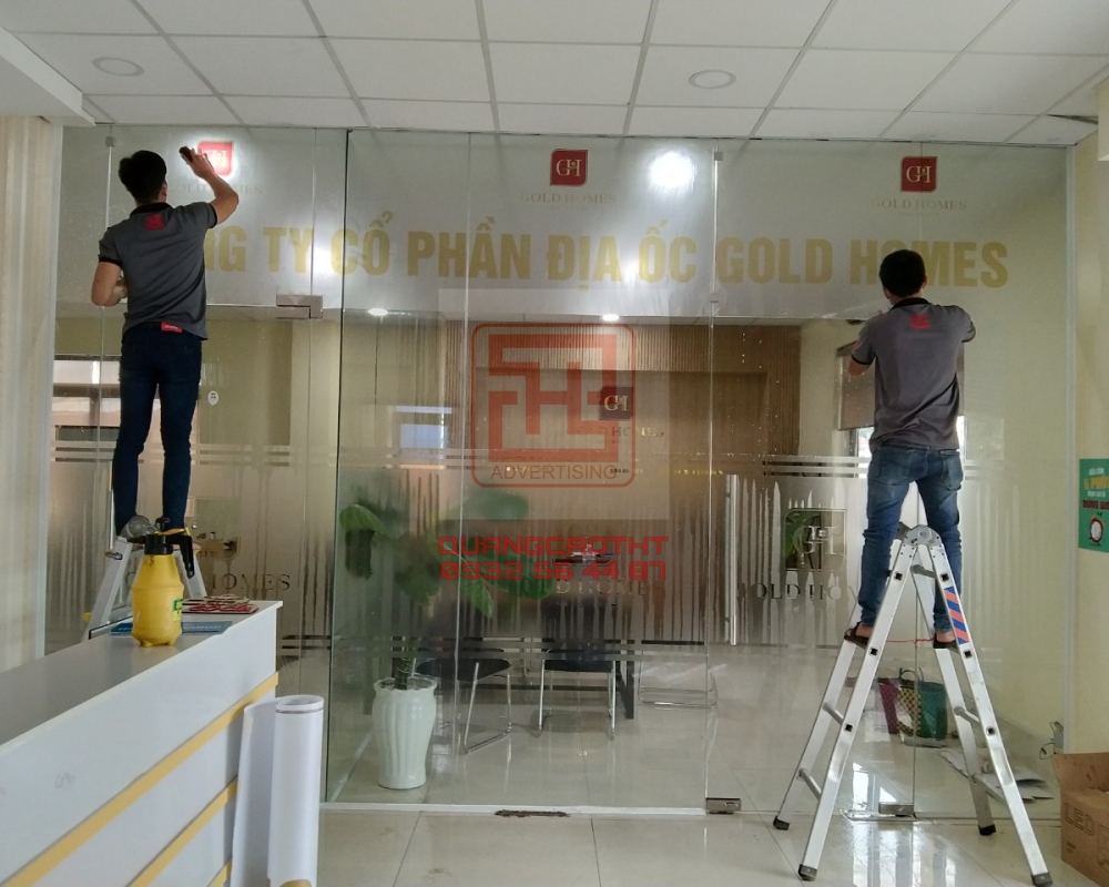 THI CÔNG LOGO VP BĐS - LOGO MICA