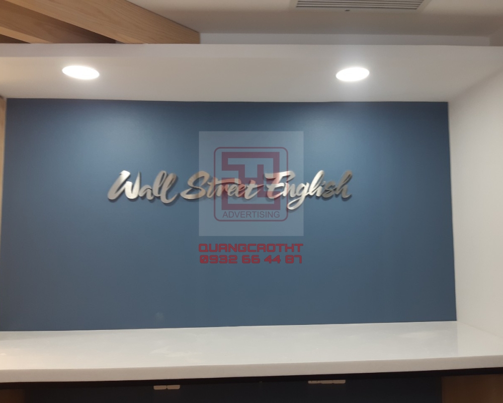 LOGO TẠI TRUNG TÂM THƯƠNG MẠI Q1