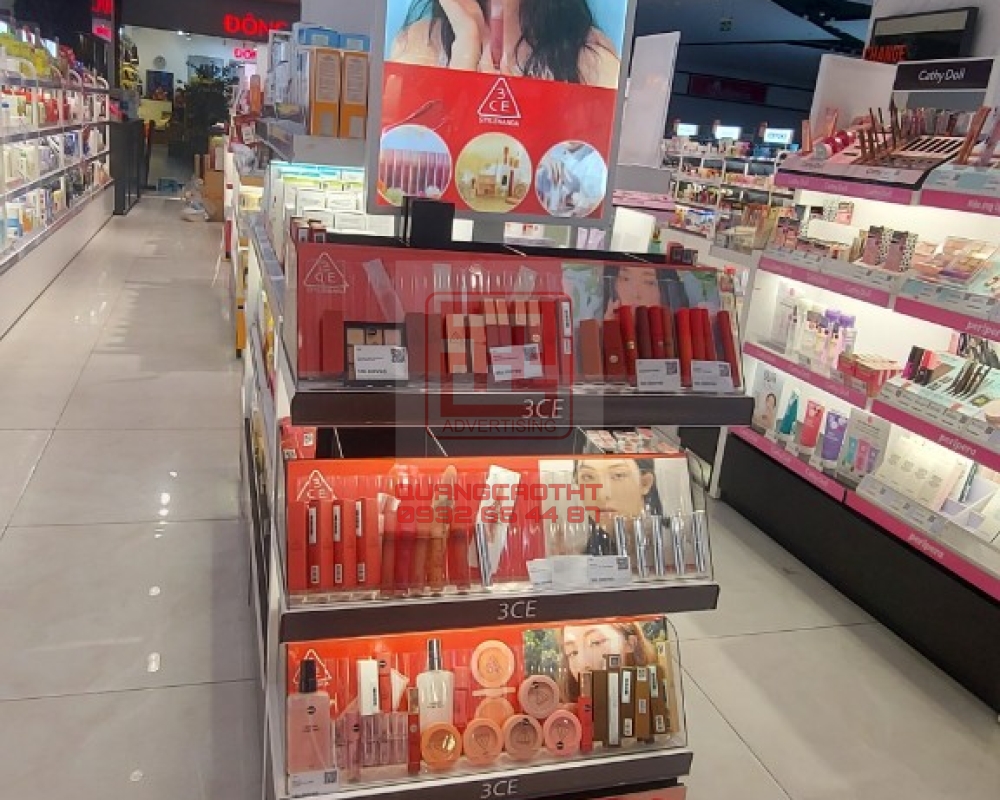 KHAY TRƯNG BÀY KỆ MỸ PHẨM 